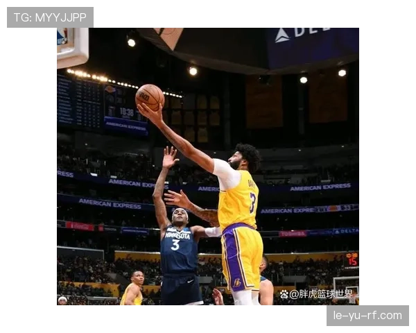 卡马文加高效逼抢重塑球队防守体系，表现抢眼引领新风潮