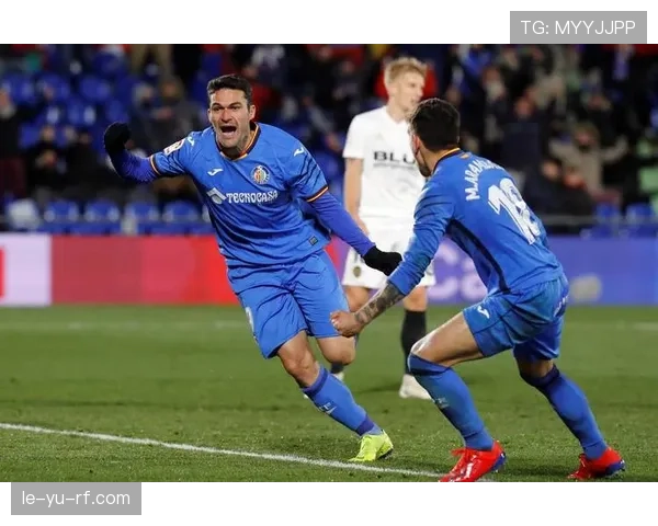 亚特兰大关键时刻精彩表现点燃球迷热情