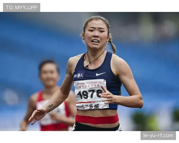 吴艳妮赛后那套造型，感觉她家化妆间比你年终奖还体面