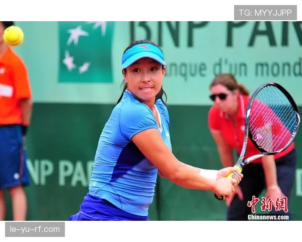 彭帅下了赛场秒变居家女王？别告诉我她家沙发比训练场还高级